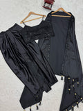 Zoomed-in look at the choli fabric texture and design