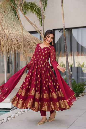 Exclusive anarkali 3-piece set with full flair