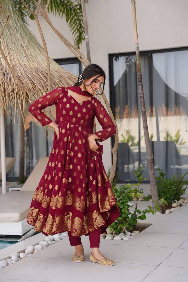 Exclusive anarkali 3-piece set with full flair